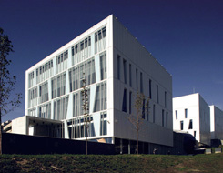 佩奇大学米哈里波拉克工程与信息技术学院