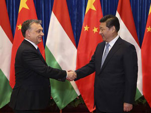 匈牙利总理欧尔班（左）中国国家主席习近平（右）