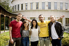 布达佩斯城市大学学生